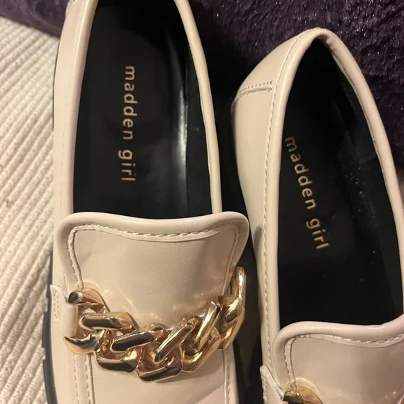 Steve Madden Chunky Loafers with Gold Chain - Picture 3 of 5